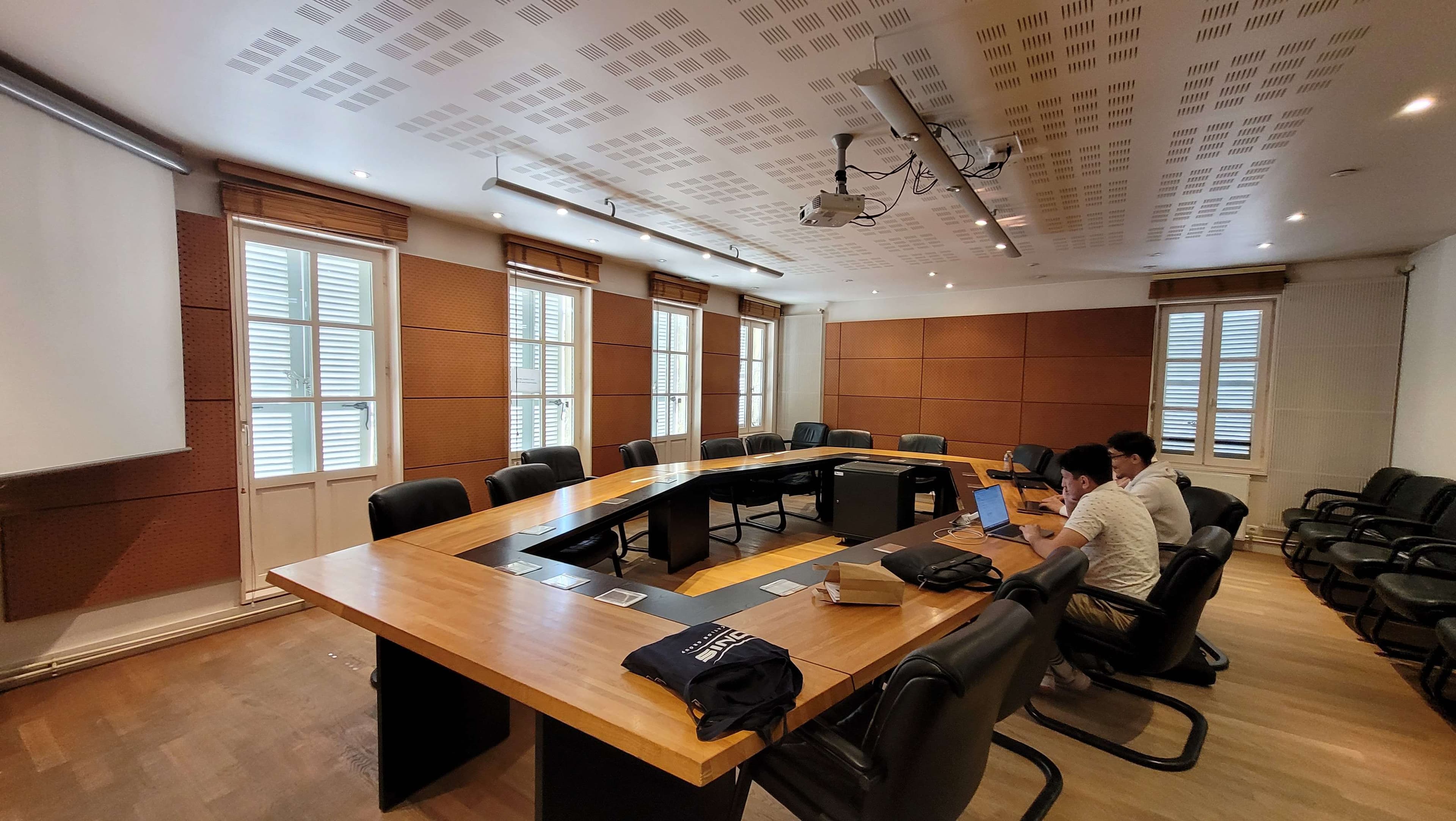 L'équipe Synaptic Hub en collaboration